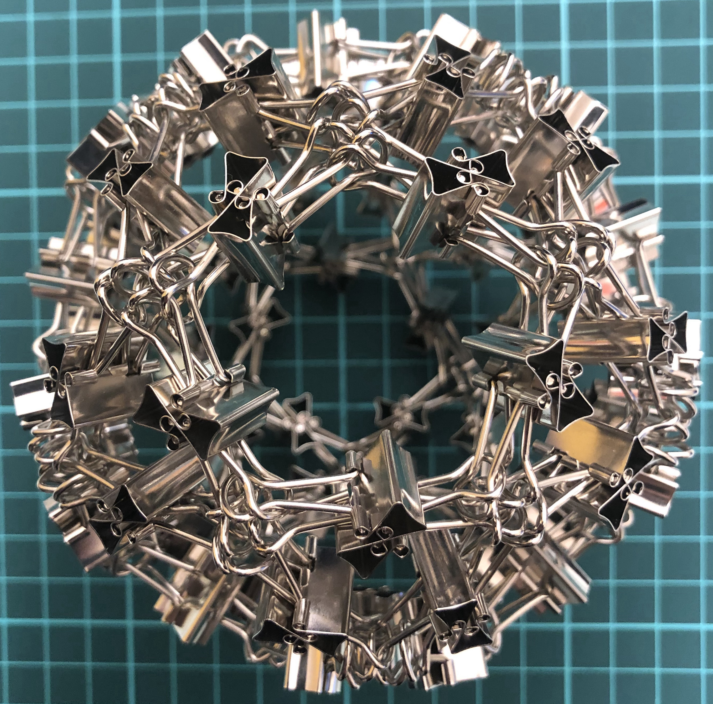 120 clips forming 60 I-edges forming icosidodecahedron